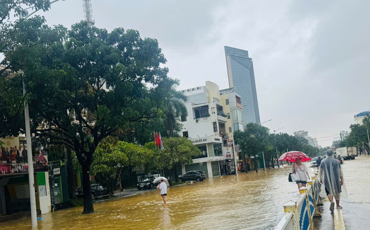 Agribank hỗ trợ các điểm ảnh hưởng lũ lụt ở miền Trung