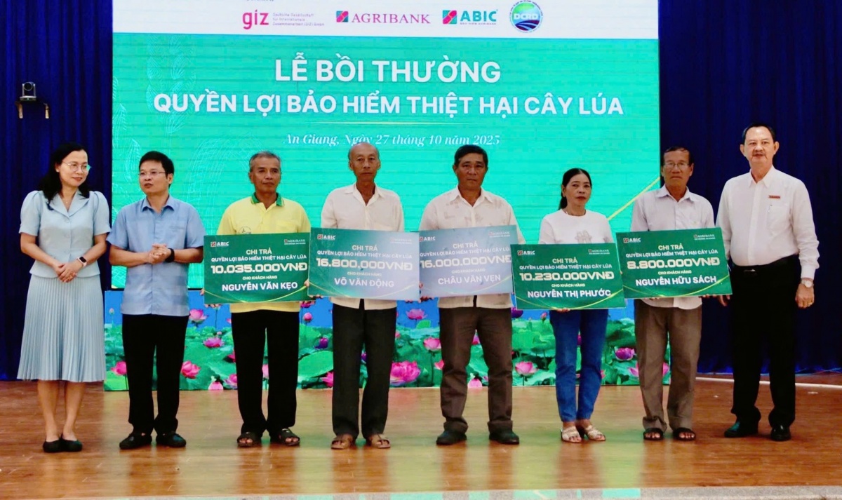 ABIC chi trả gần 62 triệu đồng bảo hiểm cây lúa cho nông dân xã An Phú
