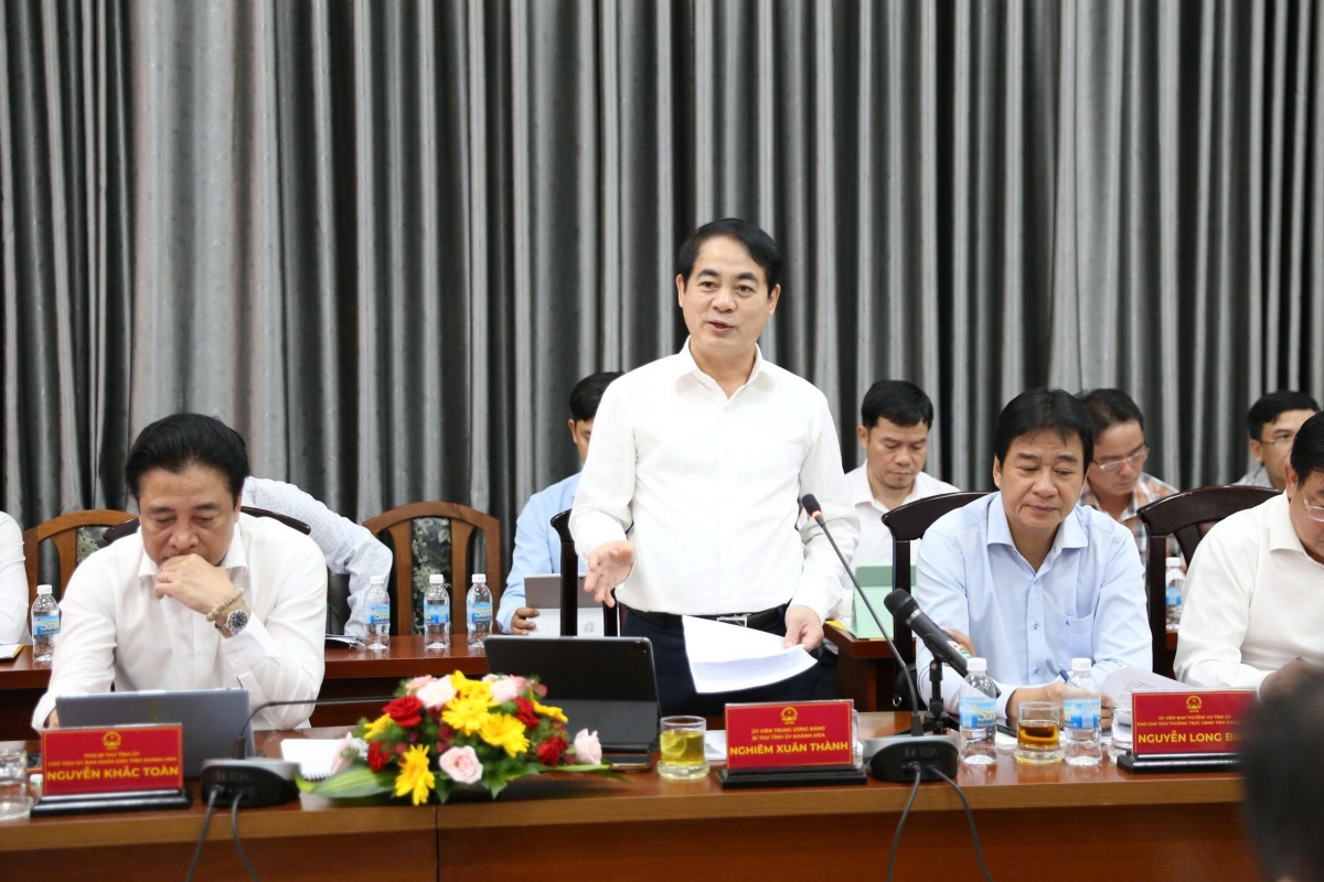 Ông Nghiêm Xuân Thành, Bí thư Tỉnh ủy Khánh Hoà phát biểu tại buổi làm việc. Ông Nghiêm Xuân Thành, Bí thư Tỉnh ủy Khánh Hoà phát biểu tại buổi làm việc.