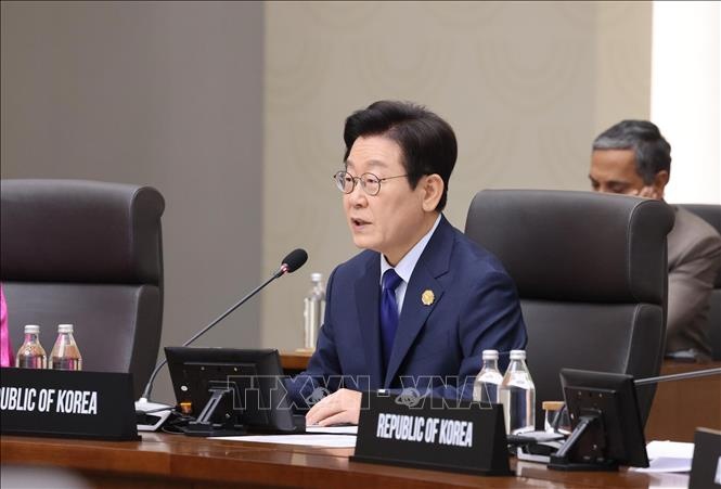 Tổng thống Hàn Quốc Lee Jae Myung phát biểu khai mạc Hội nghị APEC lần thứ 32. Ảnh: Lâm Khánh/TTXVN