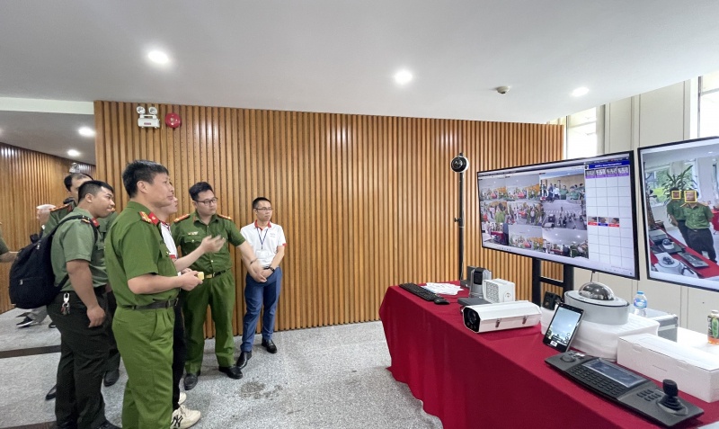 Tạo lập môi trường phát triển công nghiệp an ninh