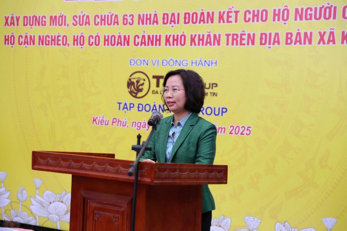 Bà Bùi Huyền Mai, Phó Chủ tịch Thường trực UBMTTQ TP. Hà Nội phát biểu tại sự kiện