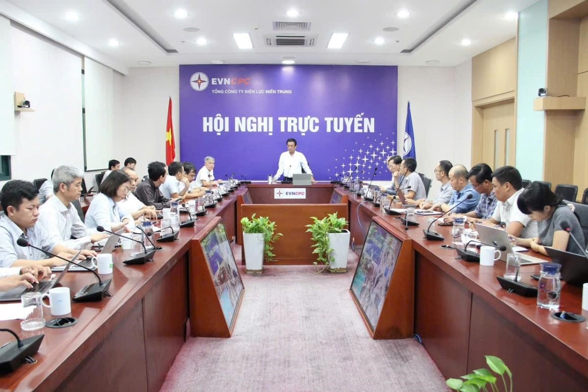 Trong vòng 3 đến 5 ngày,  khắc phục xong toàn bộ lưới điện miền Trung sau lũ