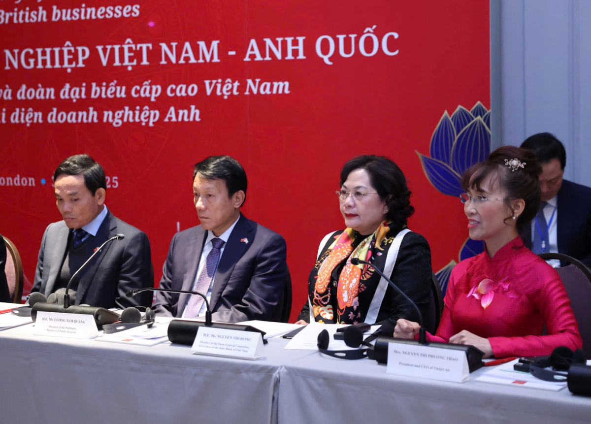 Thống đốc Nguyễn Thị Hồng tham dự Tọa đàm doanh nghiệp Việt Nam - Anh Thống đốc Nguyễn Thị Hồng tham dự Tọa đàm doanh nghiệp Việt Nam - Anh
