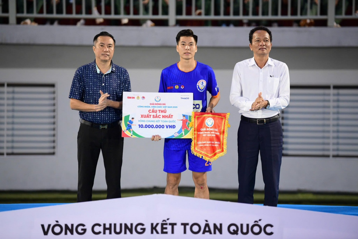 Cầu thủ xuất sắc nhất vòng chung kết giải bóng đá CNVCLĐ năm 2025