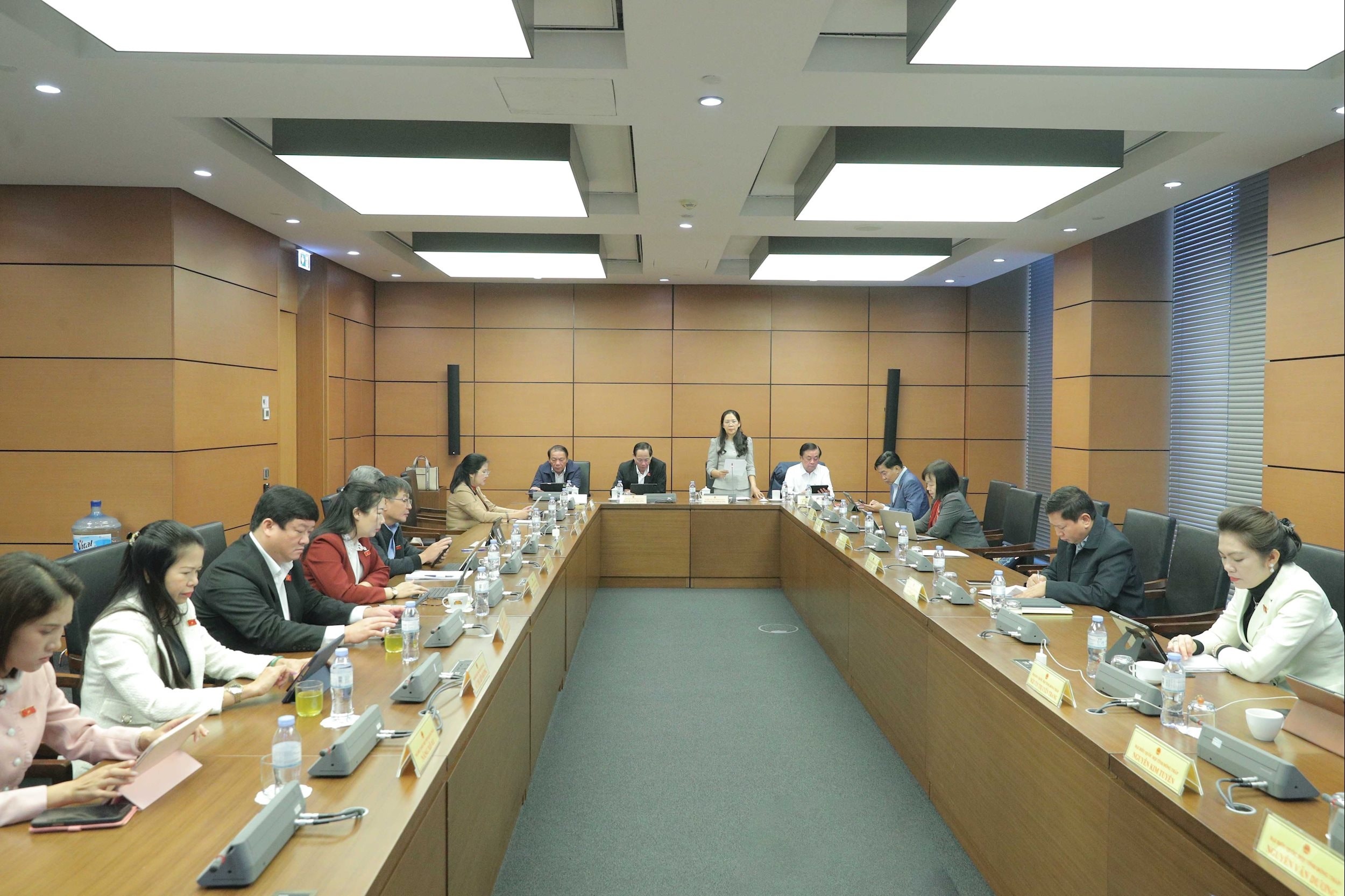 Tăng phân cấp, phân quyền, ứng dụng công nghệ vào quản lý giá