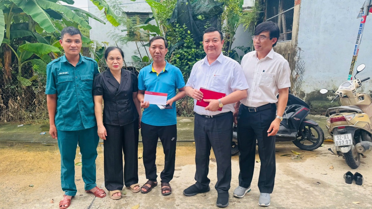 Agribank hỗ trợ các tỉnh miền Trung khắc phục thiệt hại sau mưa lũ Agribank hỗ trợ các tỉnh miền Trung khắc phục thiệt hại sau mưa lũ