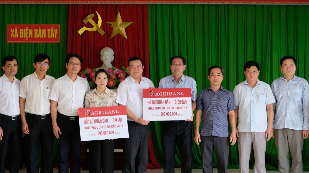 Agribank hỗ trợ các tỉnh miền Trung khắc phục thiệt hại sau mưa lũ Agribank hỗ trợ các tỉnh miền Trung khắc phục thiệt hại sau mưa lũ