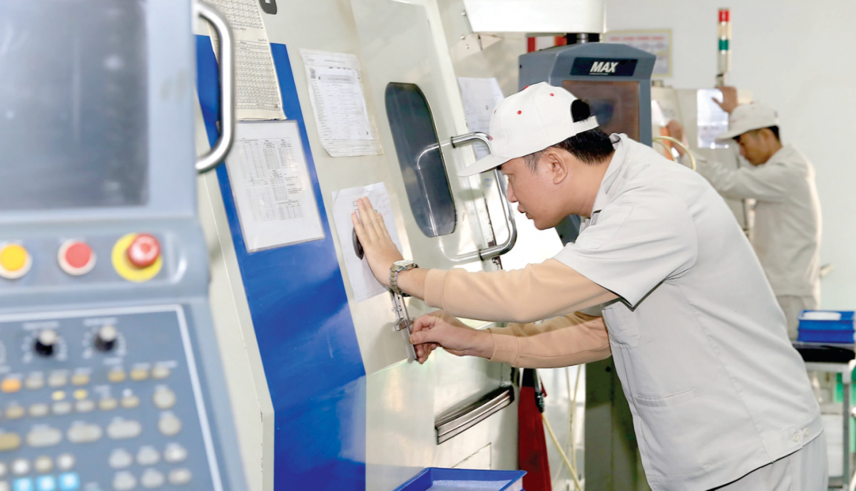 Công nghiệp hỗ trợ phát triển góp phần tạo ra nhiều việc làm chất lượng cao, thúc đẩy đổi mới công nghệ và nâng cao giá trị gia tăng cho sản phẩm Công nghiệp hỗ trợ phát triển góp phần tạo ra nhiều việc làm chất lượng cao, thúc đẩy đổi mới công nghệ và nâng cao giá trị gia tăng cho sản phẩm