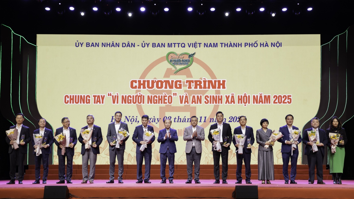 Agribank ủng hộ 10 tỷ đồng chung tay “Vì người nghèo” và an sinh TP. Hà Nội năm 2025
