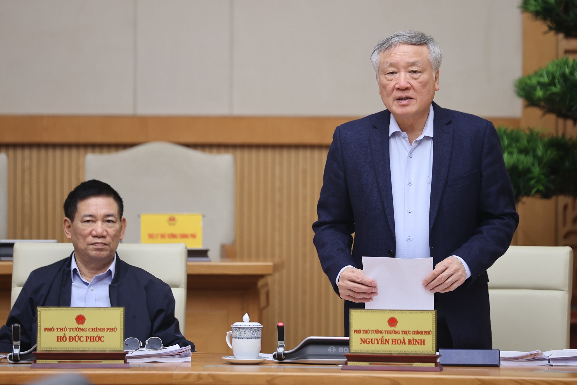 Phó Thủ tướng Thường trực Nguyễn Hòa Bình phát biểu tại phiên họp - Ảnh: VGP/Nhật Bắc Phó Thủ tướng Thường trực Nguyễn Hòa Bình phát biểu tại phiên họp - Ảnh: VGP/Nhật Bắc