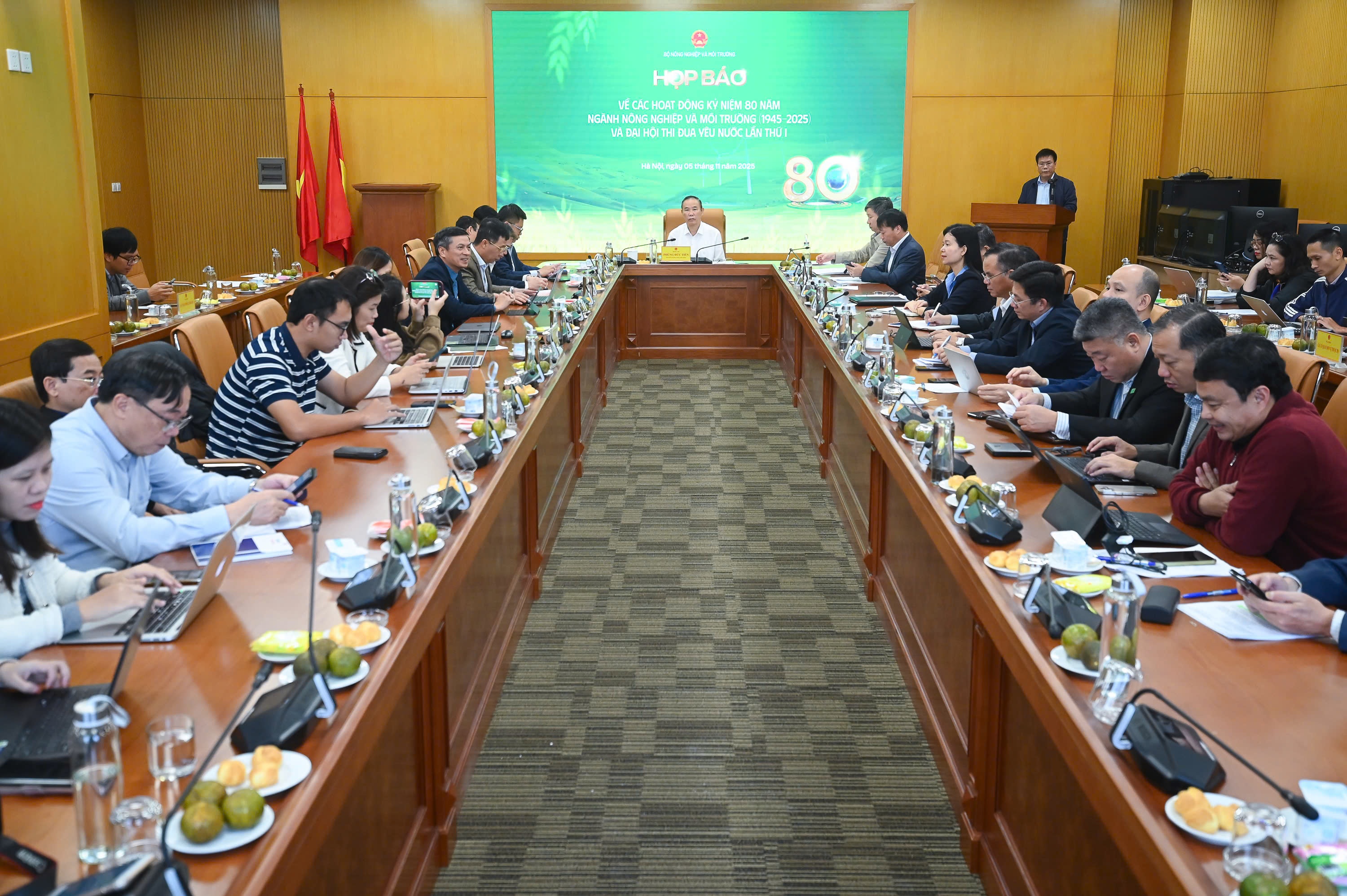 Quang cảnh họp báo Quang cảnh họp báo