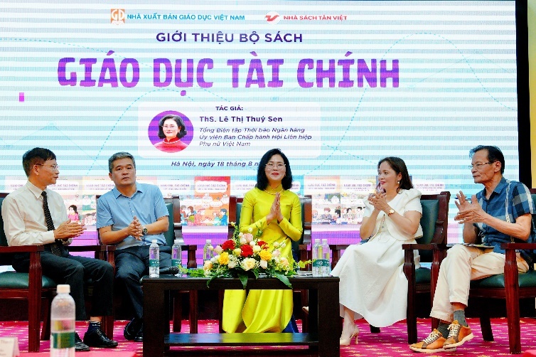 Bộ sách giáo dục tài chính cho học sinh lớp 1-12: Miễn phí tài liệu giảng dạy