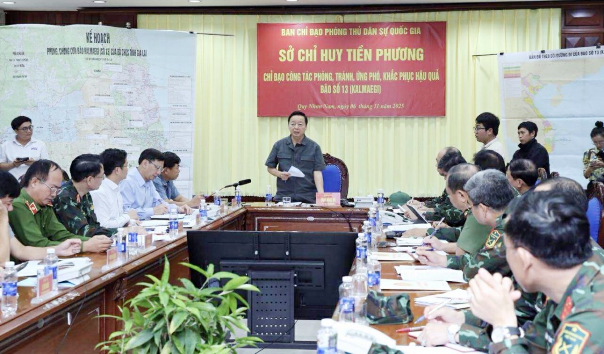 Ứng phó bão số 13: Phó thủ tướng Trần Hồng Hà chỉ đạo “Tuyệt đối không chủ quan, không để dân ở lại vùng nguy hiểm”