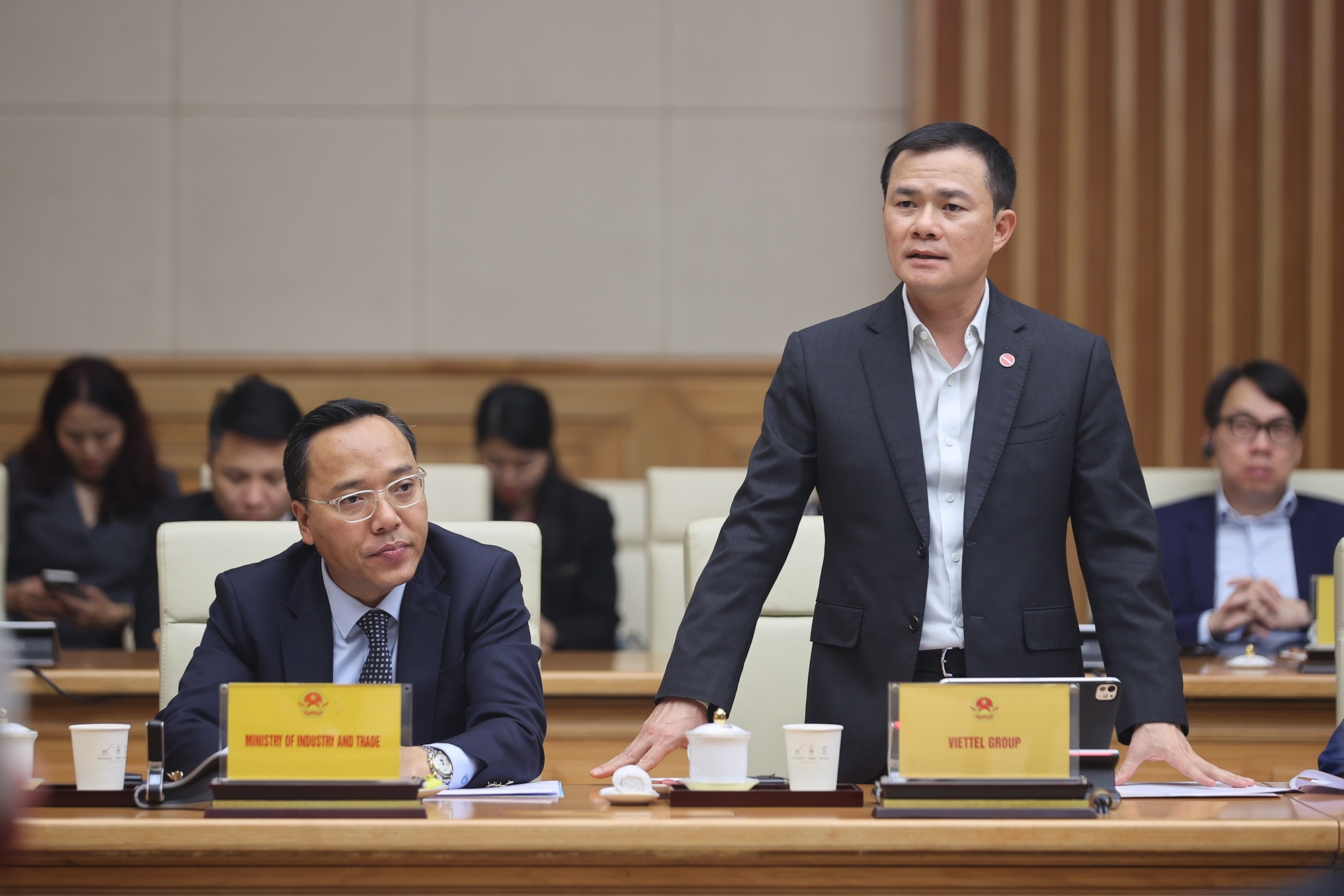 Chủ tịch Tập đoàn Viettel Tào Đức Thắng phát biểu tại buổi làm việc - Ảnh: VGP/Nhật Bắc