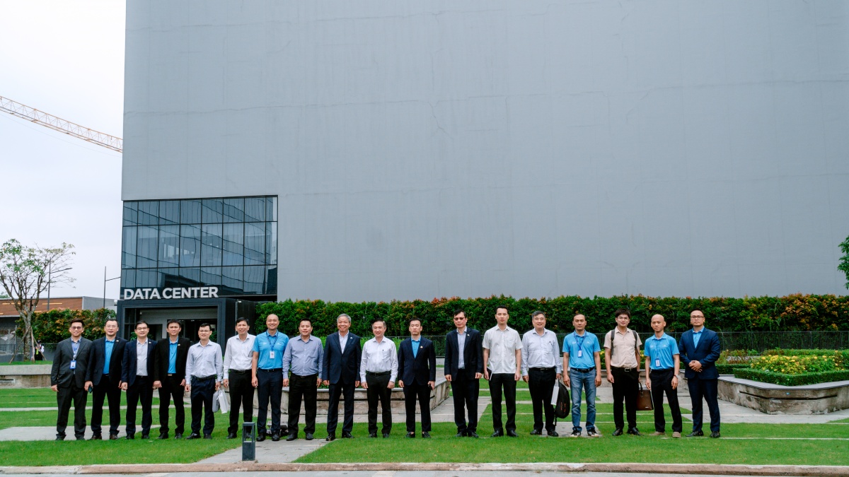 Đoàn công tác Thành ủy Tp.HCM thăm và làm việc tại Tổ hợp không gian sáng tạo CMC- CCS Hồ Chí Minh- Khu chế xuất Tân Thuận Đoàn công tác Thành ủy Tp.HCM thăm và làm việc tại Tổ hợp không gian sáng tạo CMC- CCS Hồ Chí Minh- Khu chế xuất Tân Thuận