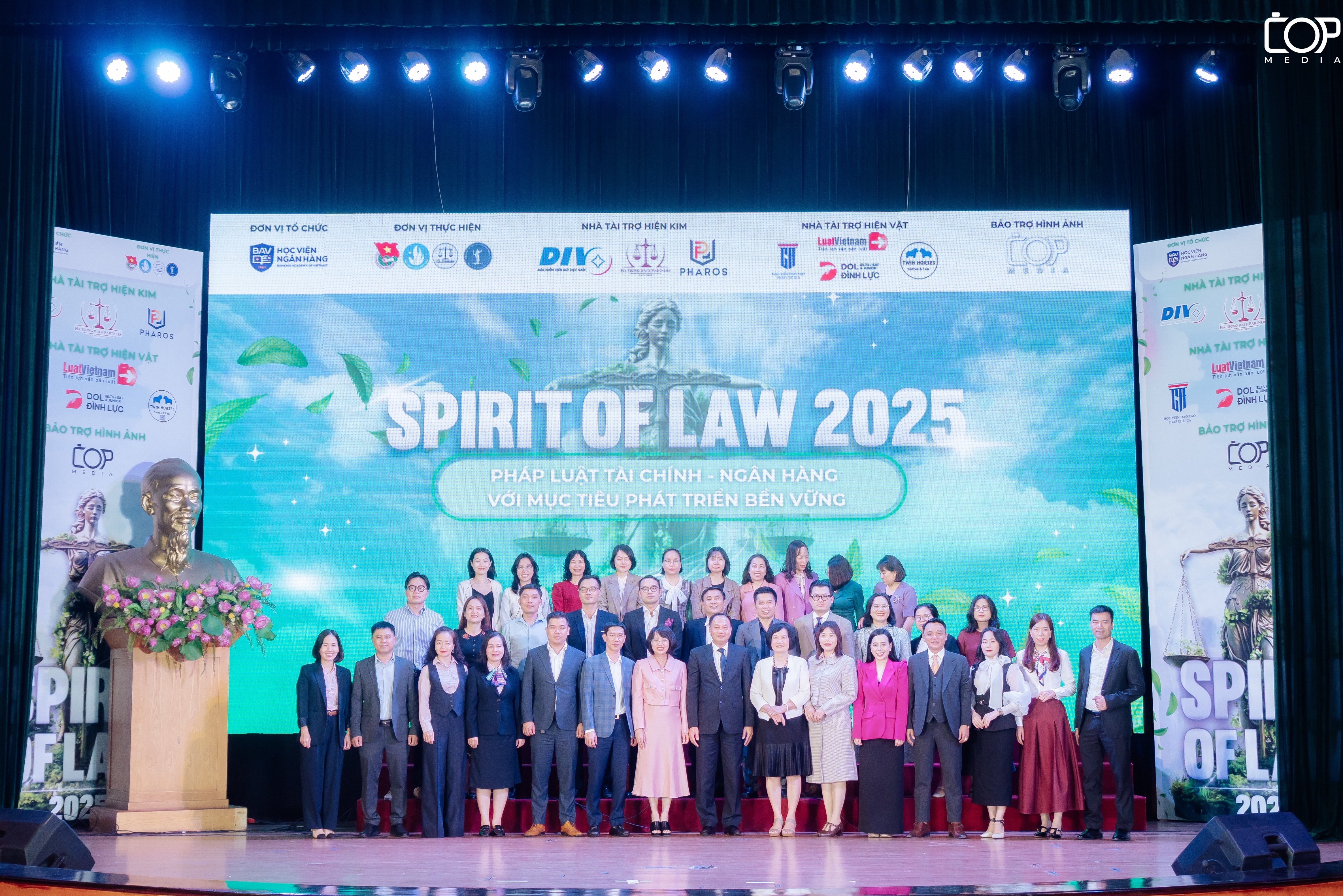 Sôi động đêm chung kết cuộc thi Spirit of Law 2025