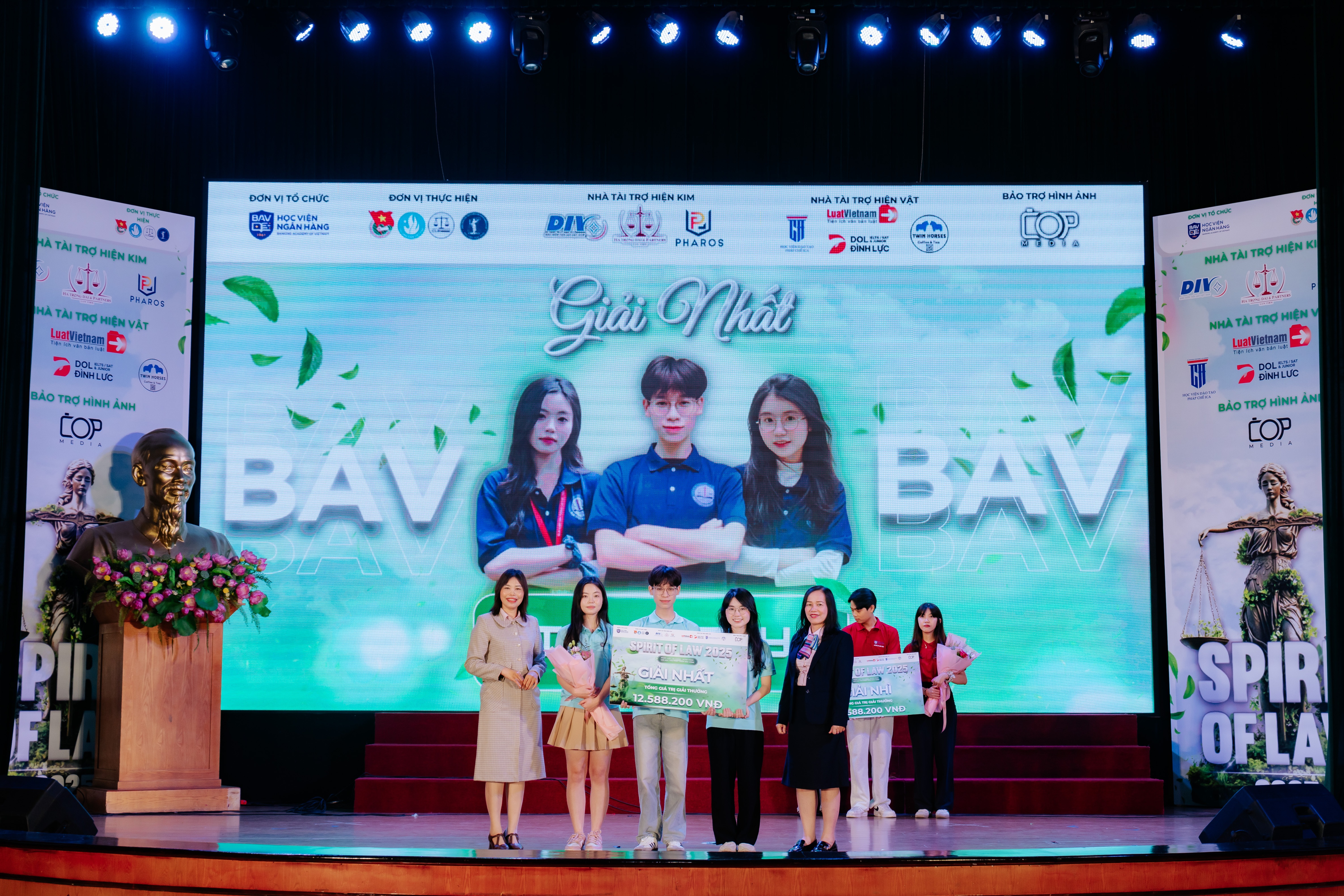 Sôi động đêm chung kết cuộc thi Spirit of Law 2025