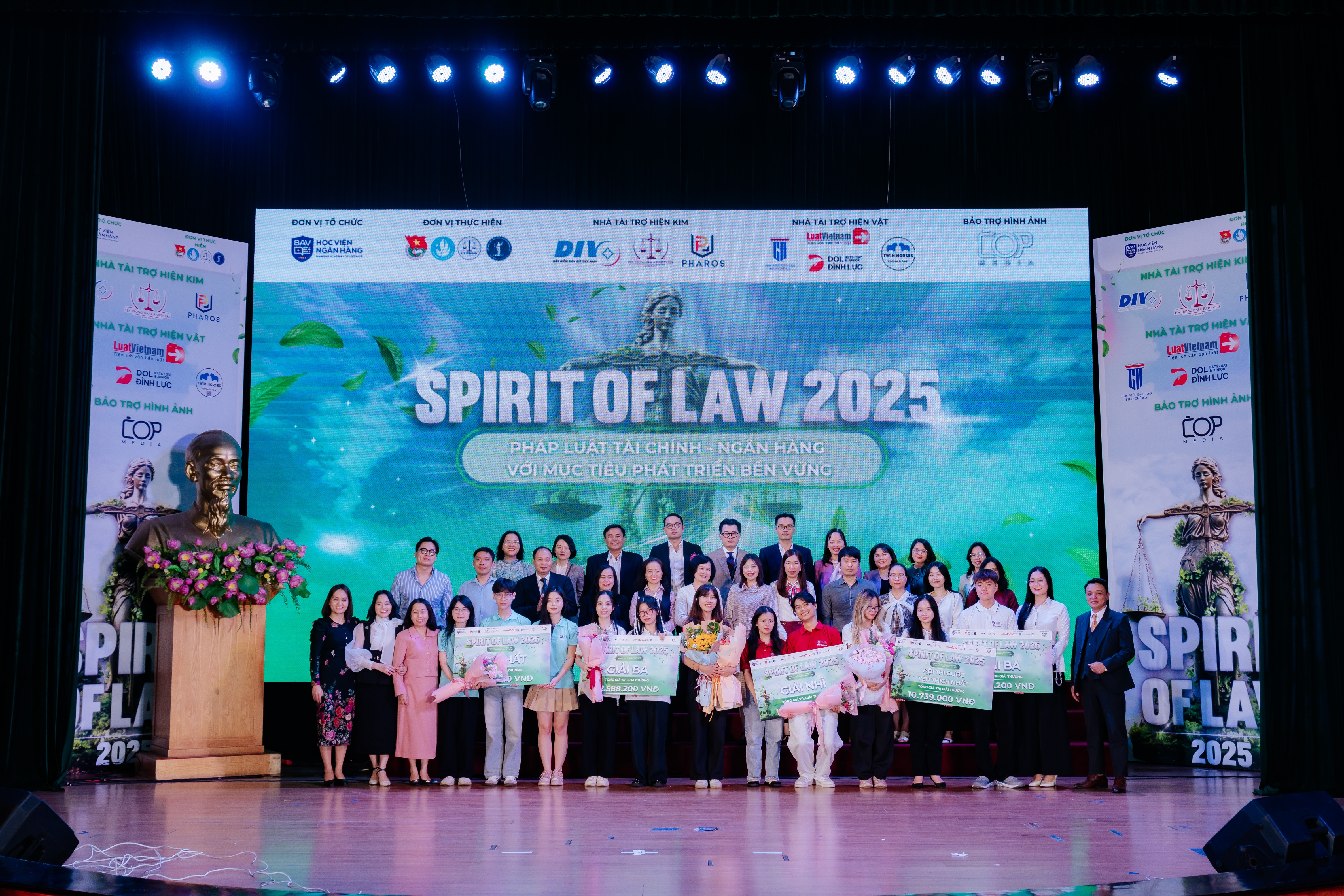 Sôi động đêm chung kết cuộc thi Spirit of Law 2025
