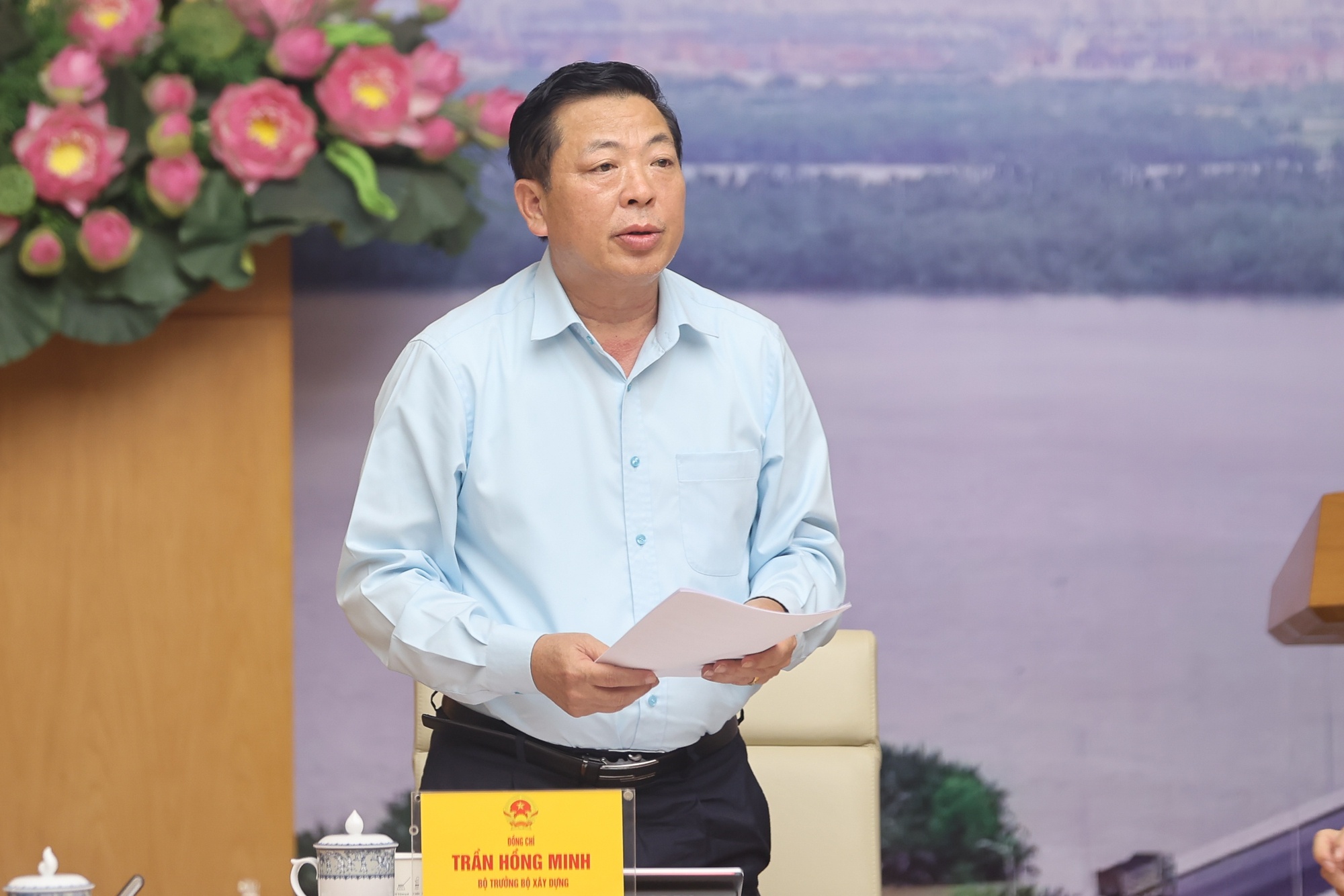 Bộ trưởng Bộ Xây dựng Trần Hồng Minh báo cáo tại cuộc họp - Ảnh: VGP/Nhật Bắc Bộ trưởng Bộ Xây dựng Trần Hồng Minh báo cáo tại cuộc họp - Ảnh: VGP/Nhật Bắc