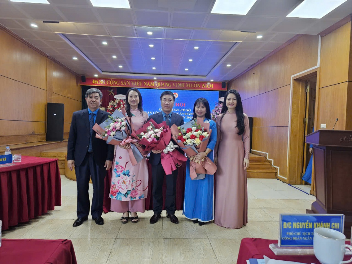 Ban chấp hành CĐCS Cơ quan CĐNHVN khóa IV ra mắt Đại hội