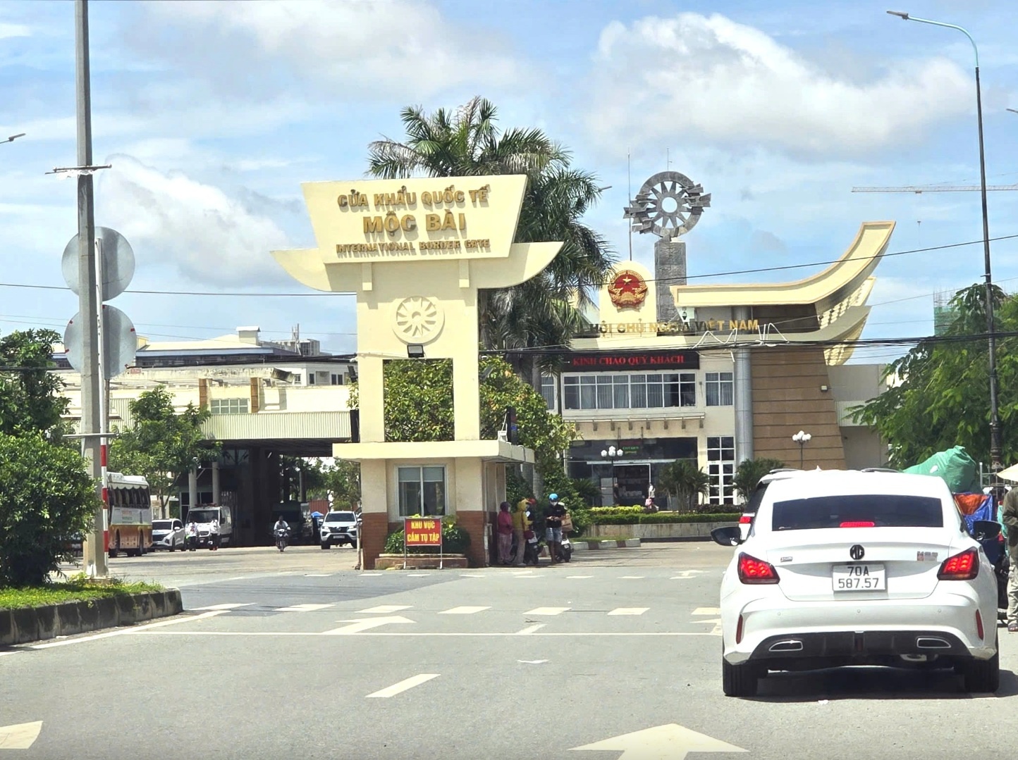 Tây Ninh đầu tư 41 chương trình, dự án phát triển thương mại biên giới