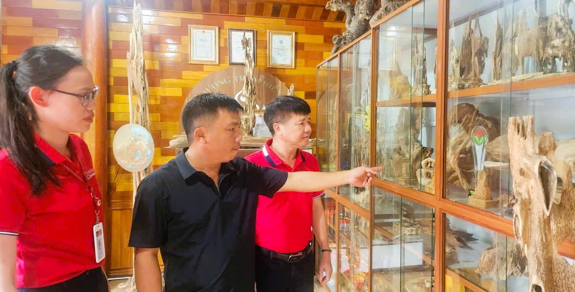 Vốn Ngân hàng góp phần đưa sản phẩm hương trầm của HTX Hiền Linh (Hà Tĩnh) đạt chuẩn OCOP 3 sao.