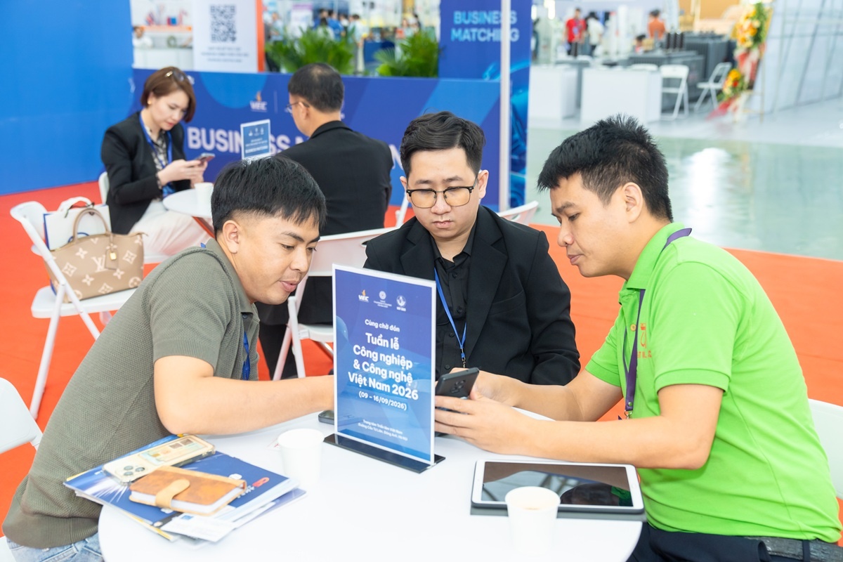 Khu vực Business Matching luôn thu hút các đơn vị tham gia Tuần lễ cùng ngồi lại với nhau và thảo luận về sản phẩm, công nghệ và hợp tác. Khu vực Business Matching luôn thu hút các đơn vị tham gia Tuần lễ cùng ngồi lại với nhau và thảo luận về sản phẩm, công nghệ và hợp tác.