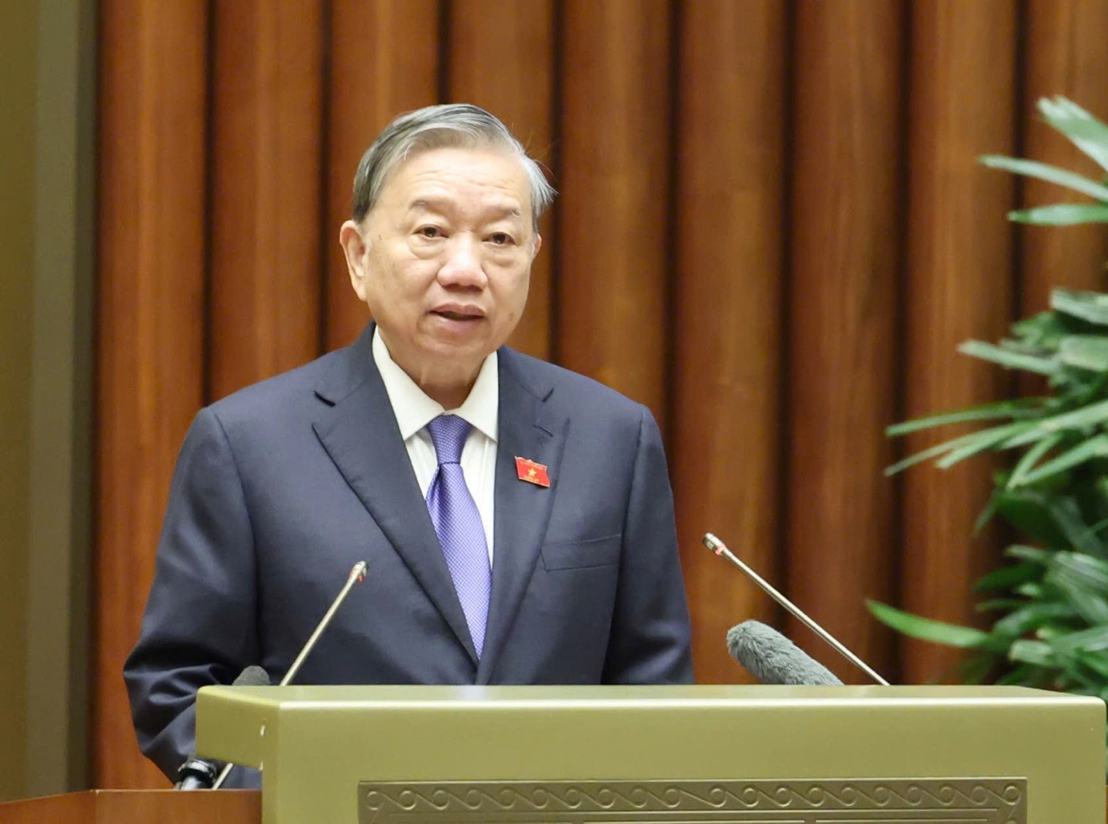 Tổng Bí thư đề nghị các cấp, các ngành bắt tay ngay vào hành động, làm việc thật cụ thể, thiết thực, hiệu quả, bảo đảm tiến độ và chất lượng công việc, chuẩn bị tốt nhất các điều kiện để tổ chức thành công cuộc bầu cử Tổng Bí thư đề nghị các cấp, các ngành bắt tay ngay vào hành động, làm việc thật cụ thể, thiết thực, hiệu quả, bảo đảm tiến độ và chất lượng công việc, chuẩn bị tốt nhất các điều kiện để tổ chức thành công cuộc bầu cử