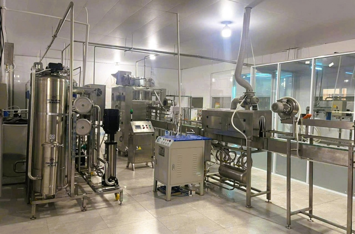 Mô hình vay vốn theo Quyết định số 22/QĐ-TTg để mở xưởng sản xuất kem đá bà Nguyễn Thị Uyến ở Lệ Thủy.