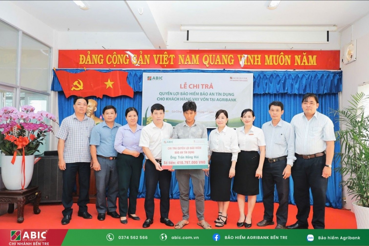 Bảo hiểm Agribank chi nhánh Bến Tre chi trả hơn 700 triệu đồng quyền lợi cho khách hàng