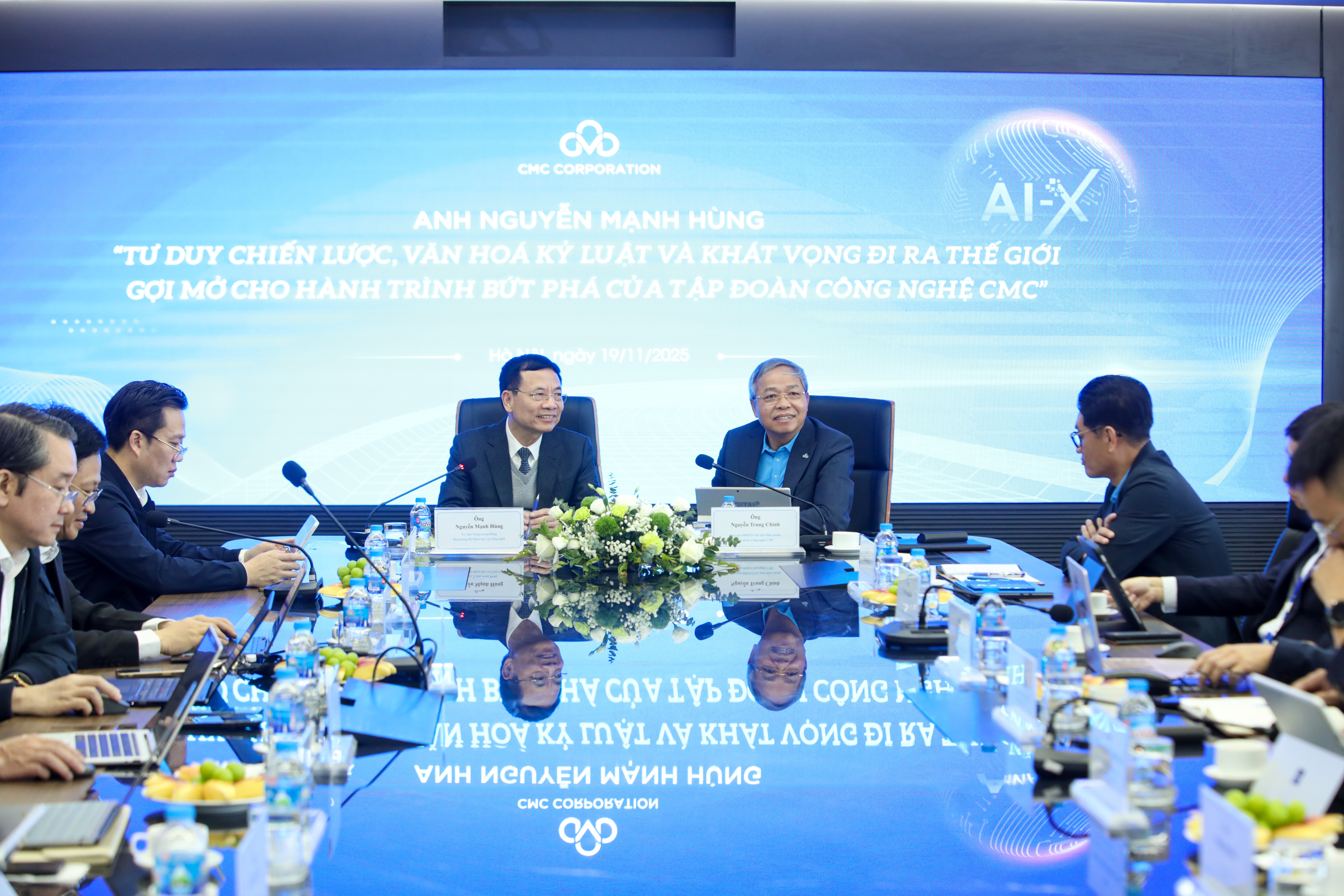 Bộ trưởng Nguyễn Mạnh Hùng khẳng định: Cốt lõi cạnh tranh nằm ở sản phẩm – không phải chỉ ở công nghệ