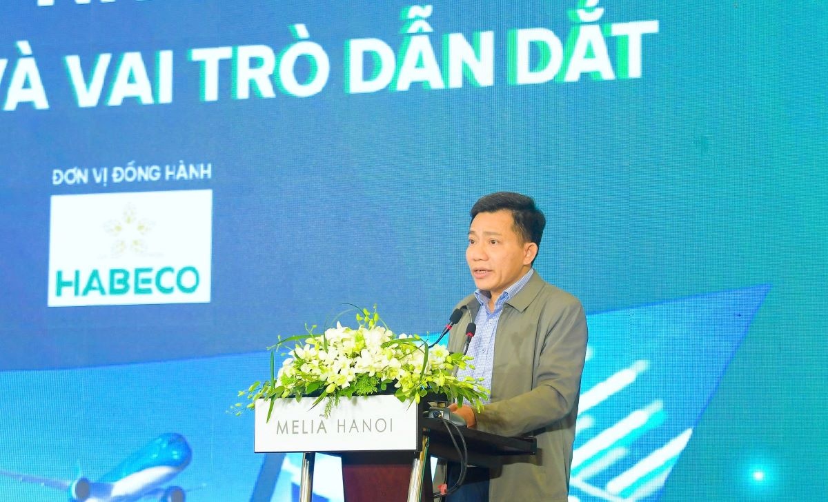 Ông Nguyễn Tất Thái - Phó Vụ trưởng Vụ Dự báo, thống kê - ổn định tiền tệ, tài chính (Ngân hàng Nhà nước Việt Nam) phát biểu Ông Nguyễn Tất Thái - Phó Vụ trưởng Vụ Dự báo, thống kê - ổn định tiền tệ, tài chính (Ngân hàng Nhà nước Việt Nam) phát biểu