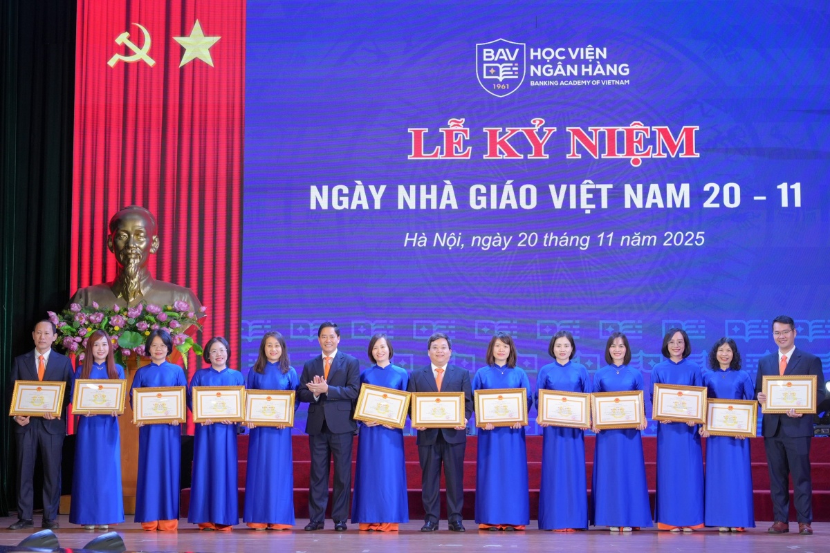 Học viện Ngân hàng tổ chức kỷ niệm 43 năm Ngày Nhà giáo Việt Nam