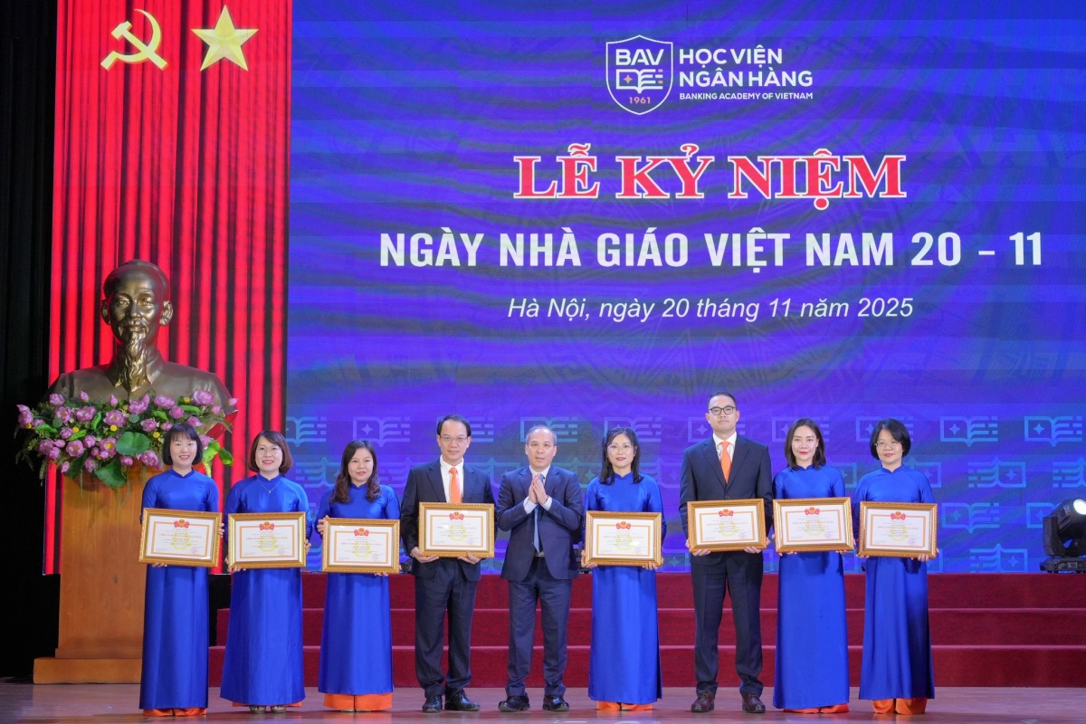Học viện Ngân hàng tổ chức kỷ niệm 43 năm Ngày Nhà giáo Việt Nam