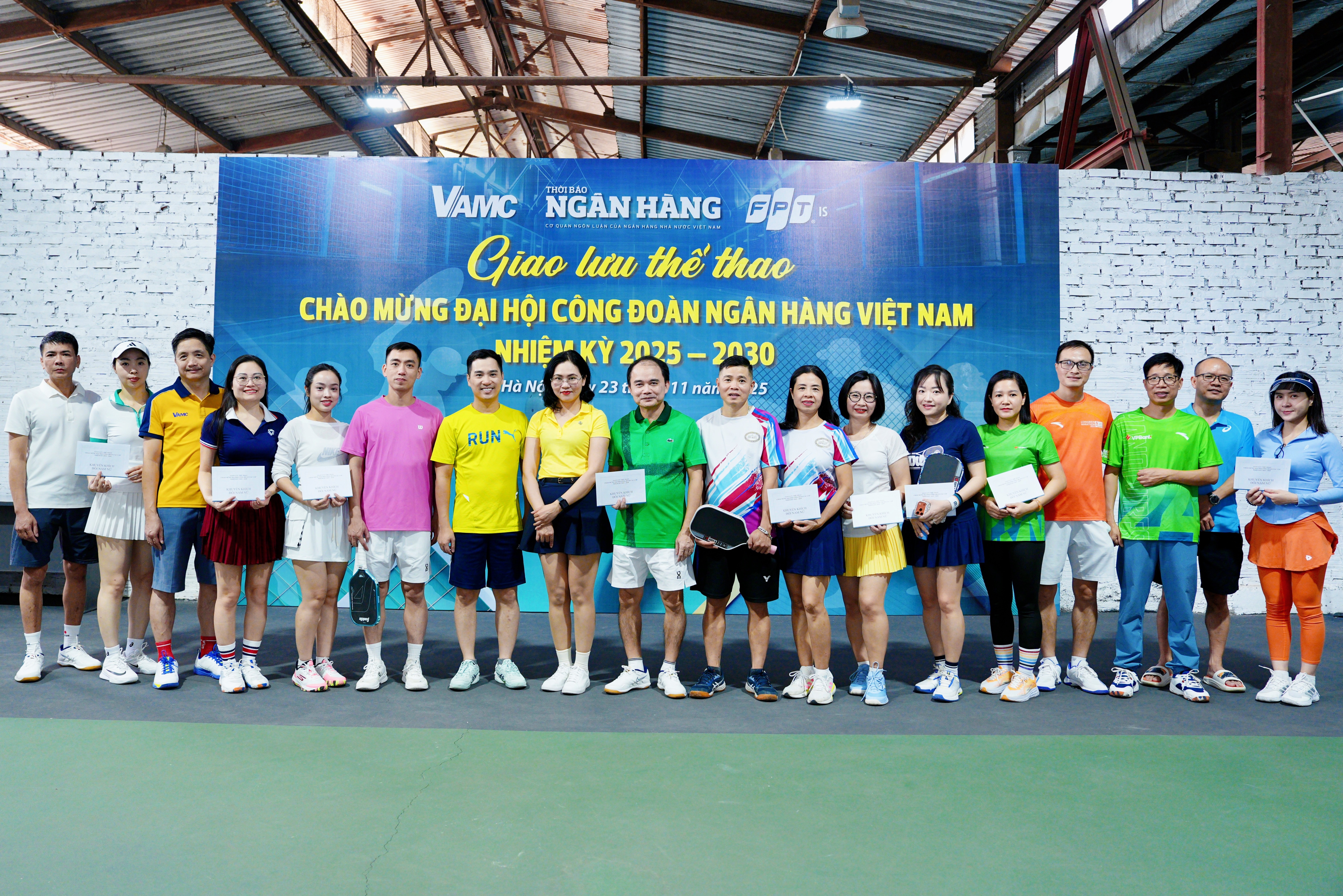 Giao lưu thể thao 3 đơn vị Thời báo Ngân hàng, VAMC, FPT IS: Lan tỏa tinh thần đoàn kết và sẻ chia cộng đồng