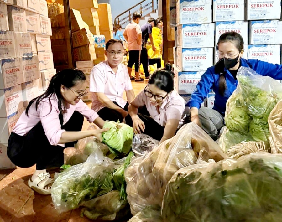 Ngân hàng Chính sách xã hội Đắk Lắk kịp thời hỗ trợ người dân vùng bão lũ