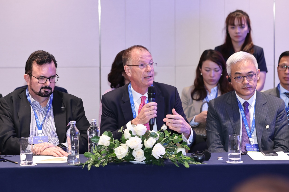 Thủ tướng: Tạo thuận lợi nhất cho nhà đầu tư quốc tế với tinh thần 