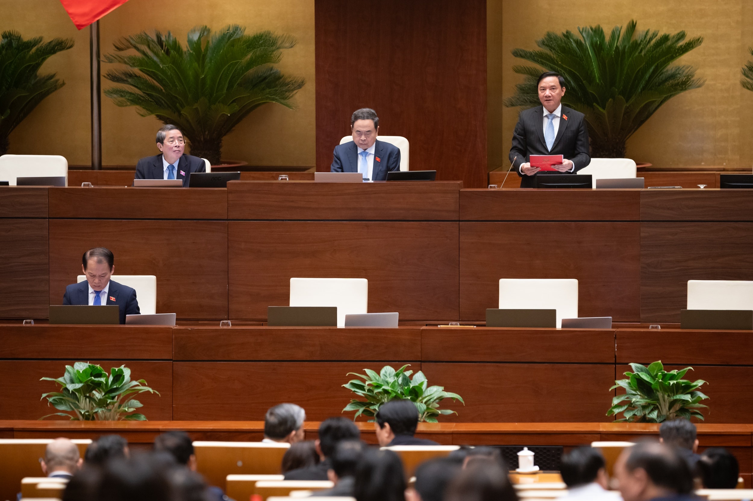 Phó Chủ tịch Quốc hội Nguyễn Khắc Định điều hành phiên họp Phó Chủ tịch Quốc hội Nguyễn Khắc Định điều hành phiên họp