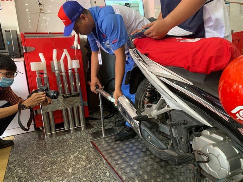 Hài hòa lợi ích môi trường và an sinh xã hội trong kiểm định khí thải xe cơ giới Hài hòa lợi ích môi trường và an sinh xã hội trong kiểm định khí thải xe cơ giới