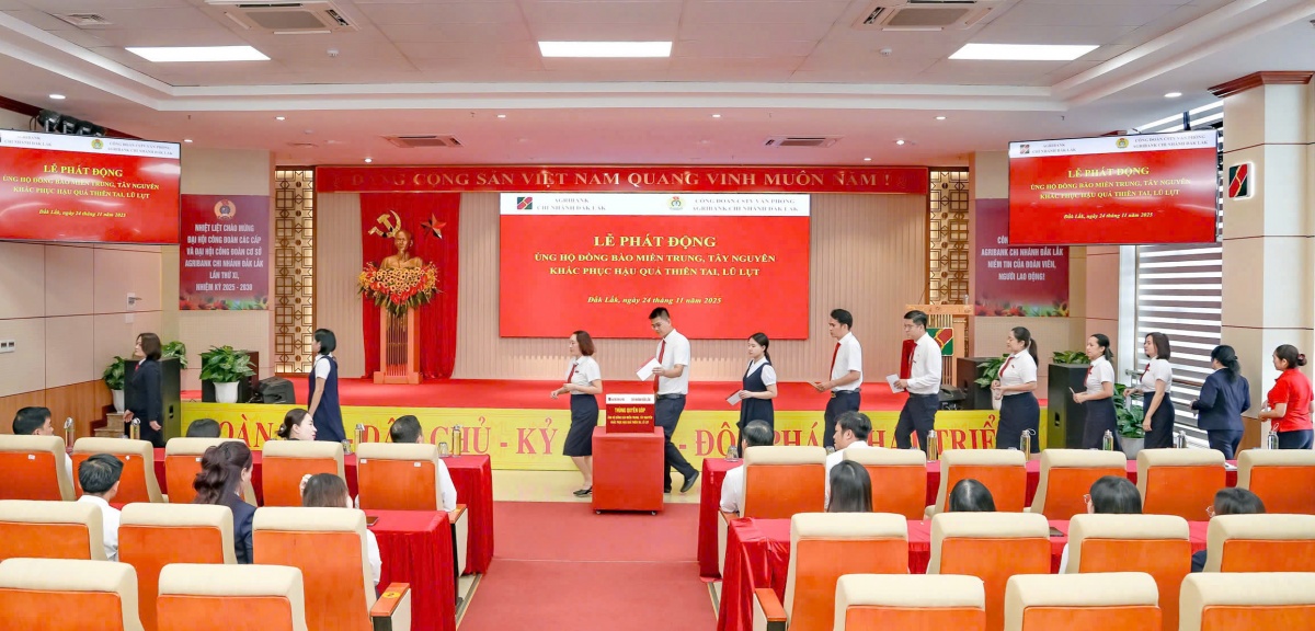 Agribank Chi nhánh Đắk Lắk chung tay hỗ trợ đồng bào vùng lũ