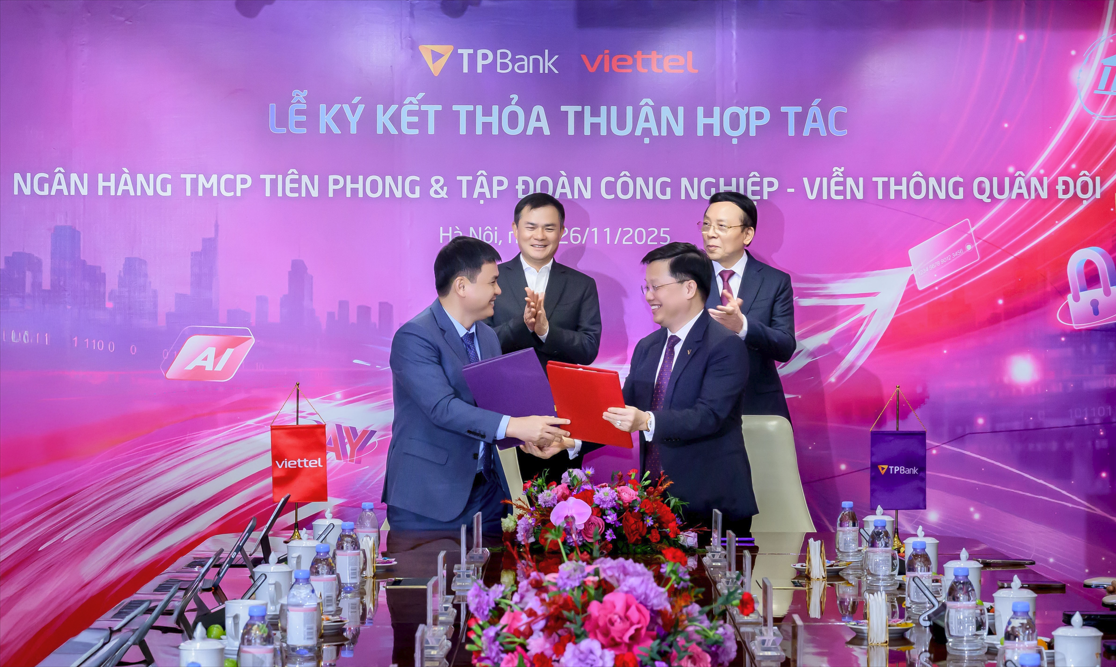 Hợp tác chiến lược thúc đẩy chuyển đổi số toàn diện giữa TPBank và Viettel