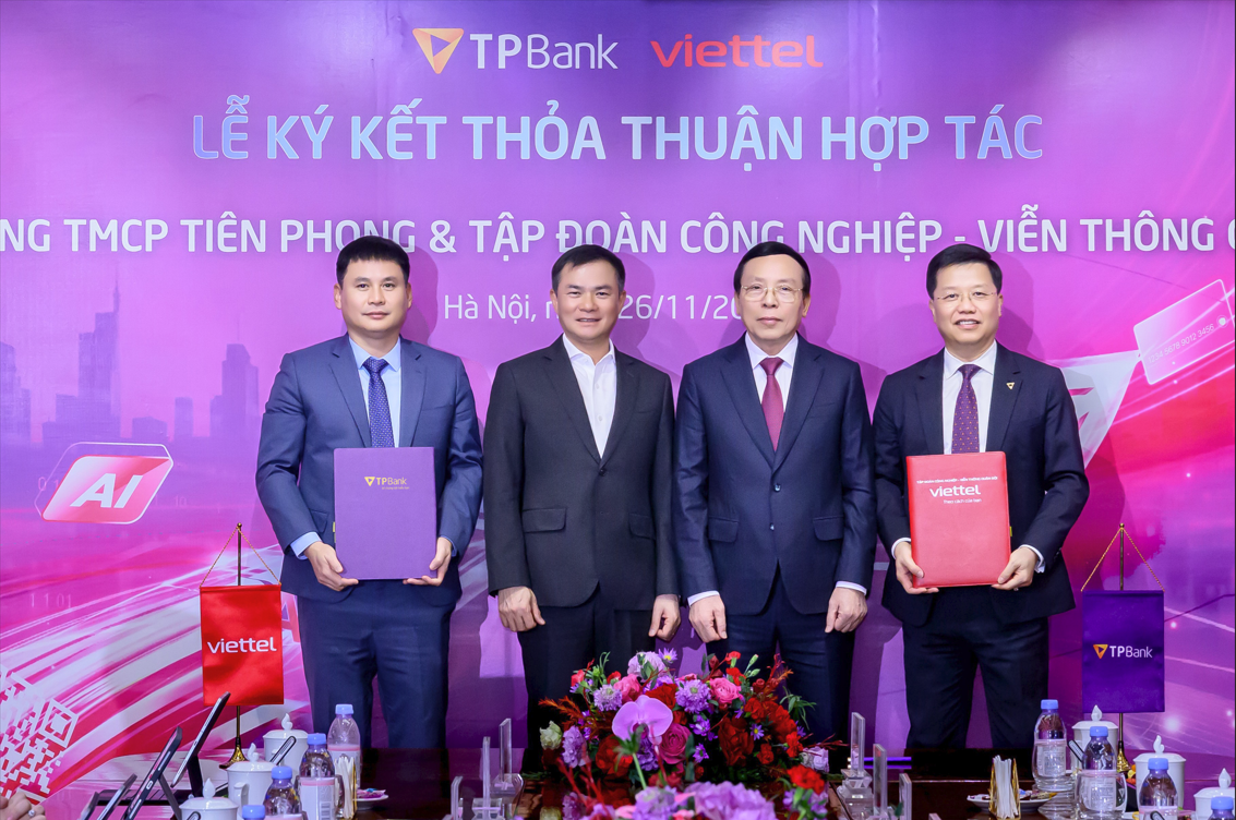 Hợp tác chiến lược thúc đẩy chuyển đổi số toàn diện giữa TPBank và Viettel