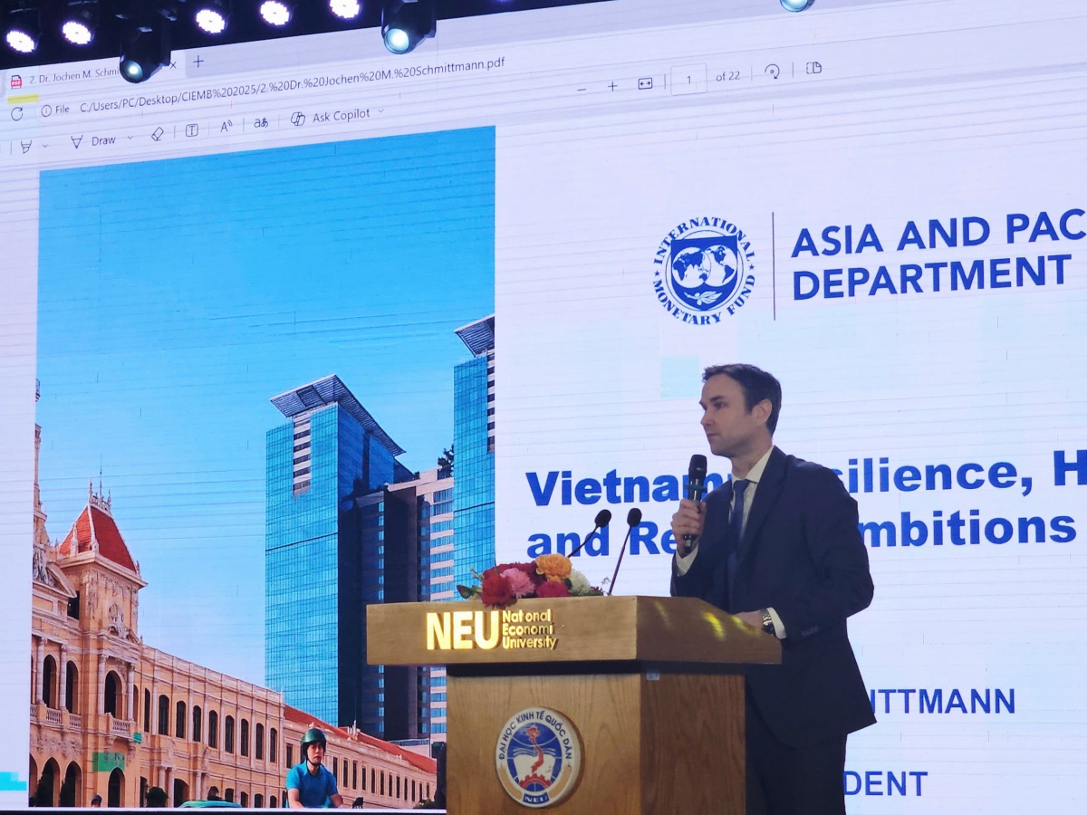 Việt Nam giữ đà tăng trưởng giữa biến động toàn cầu Việt Nam giữ đà tăng trưởng giữa biến động toàn cầu