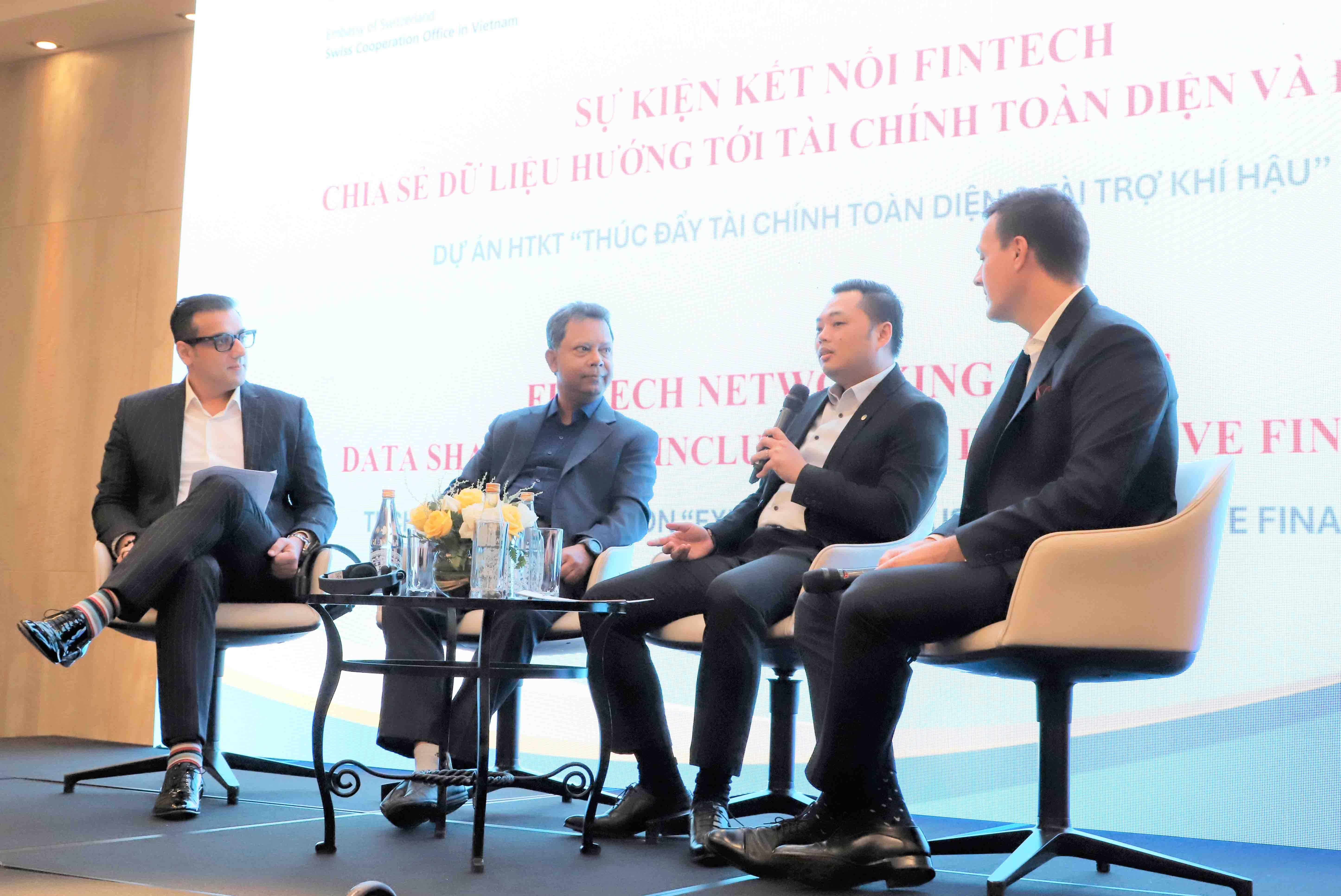 Các chuyên gia trong nước và quốc tế tham luận và trao đổi về chủ đề chia sẻ dữ liệu hướng tới tài chính toàn diện - Ảnh: TB Các chuyên gia trong nước và quốc tế tham luận và trao đổi về chủ đề chia sẻ dữ liệu hướng tới tài chính toàn diện - Ảnh: TB