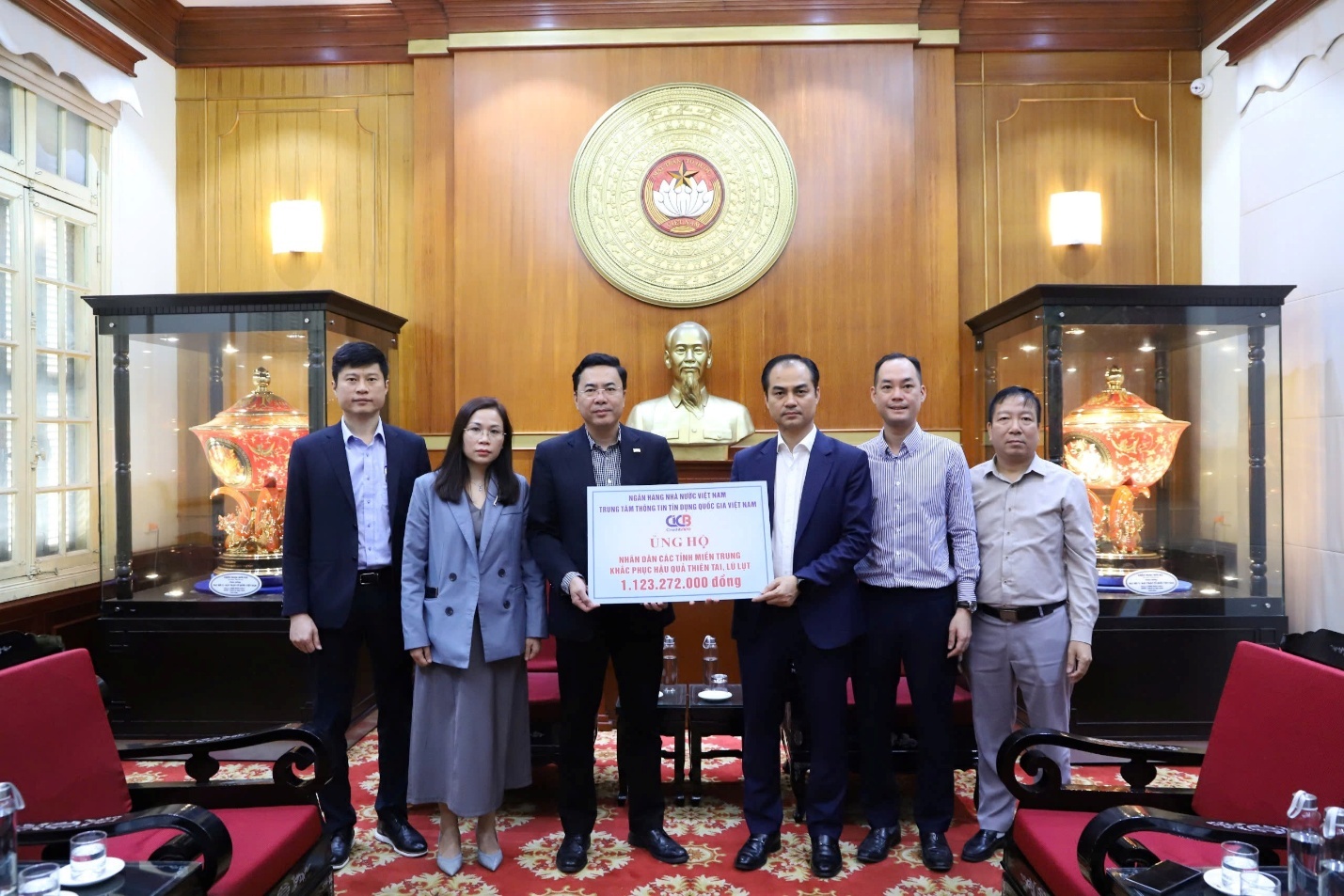 CIC ủng hộ hơn 1 tỷ đồng giúp đồng bào khắc phục thiệt hại do bão lũ CIC ủng hộ hơn 1 tỷ đồng giúp đồng bào khắc phục thiệt hại do bão lũ