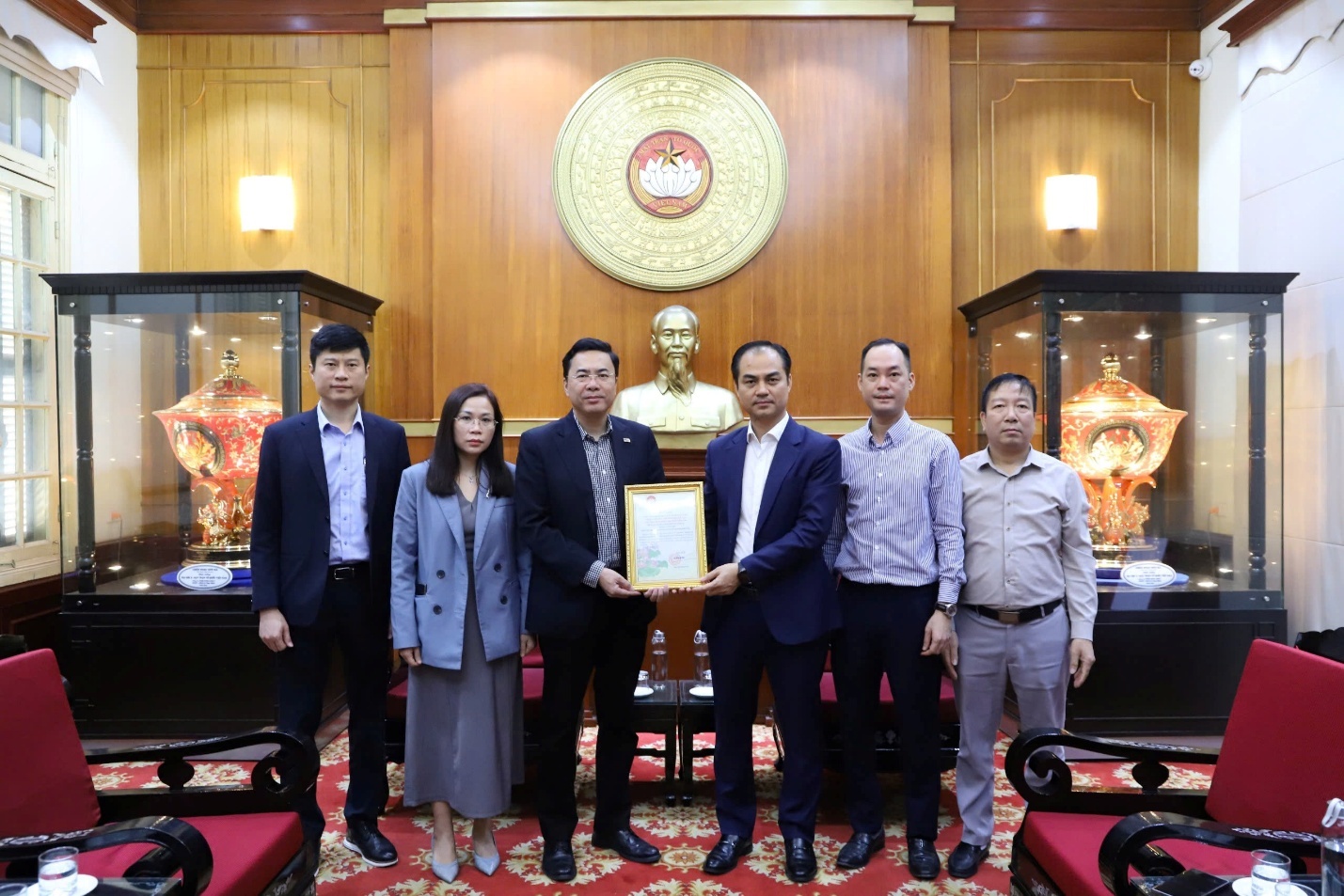 CIC ủng hộ hơn 1 tỷ đồng giúp đồng bào khắc phục thiệt hại do bão lũ CIC ủng hộ hơn 1 tỷ đồng giúp đồng bào khắc phục thiệt hại do bão lũ