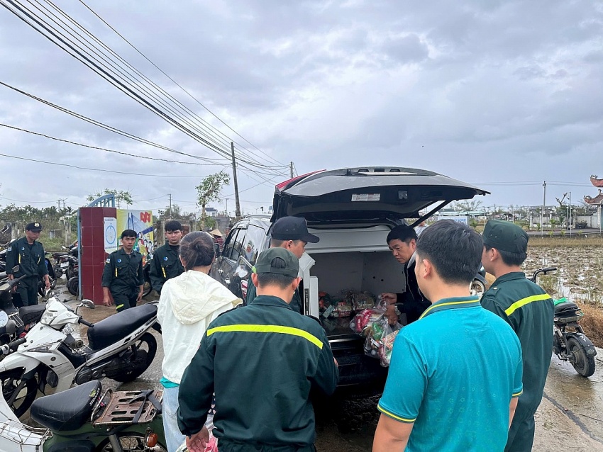 BIDV chung tay sẻ chia cùng đồng bào vùng bão lũ miền Trung