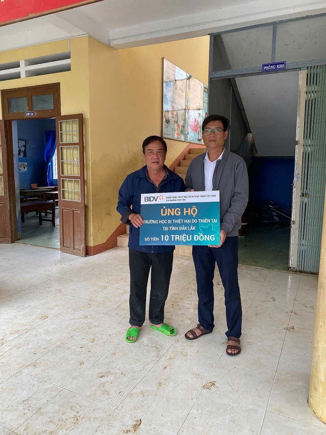 BIDV chung tay sẻ chia cùng đồng bào vùng bão lũ miền Trung