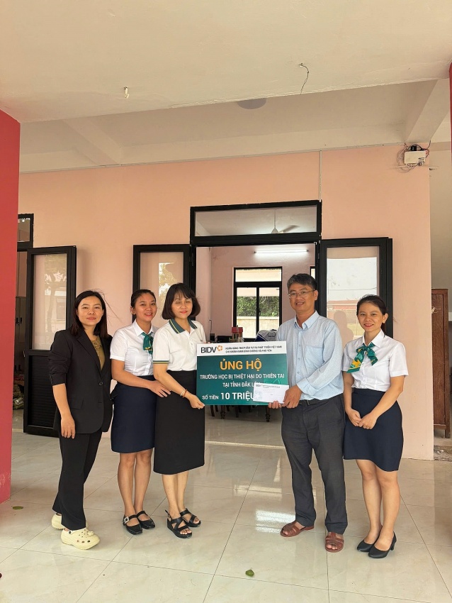 BIDV chung tay sẻ chia cùng đồng bào vùng bão lũ miền Trung